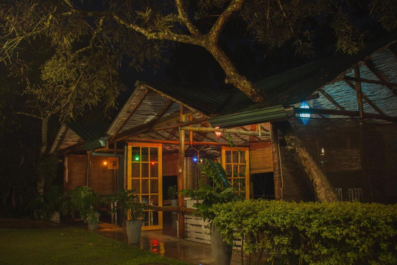 Homies Place - Bistro باندارافيلا المظهر الخارجي الصورة